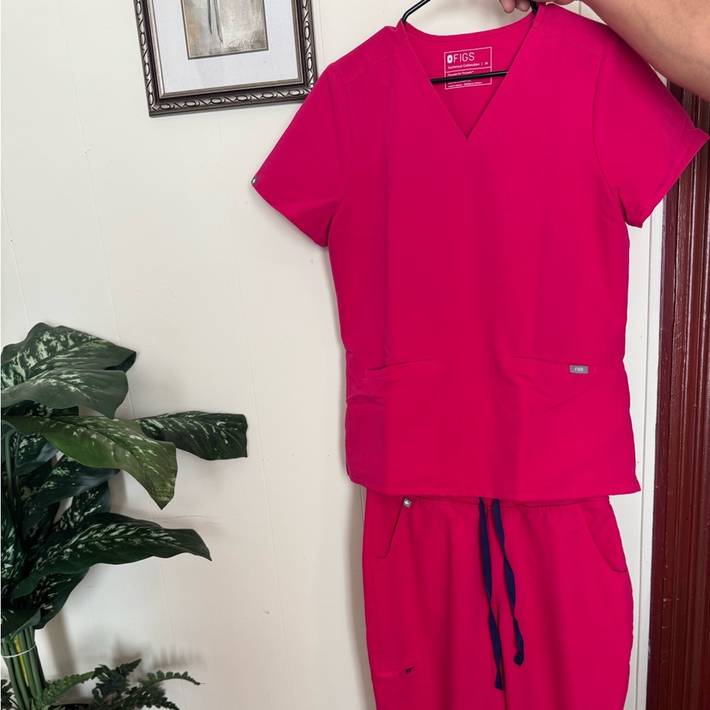 Figs Bright Pink Scrub Ensemble